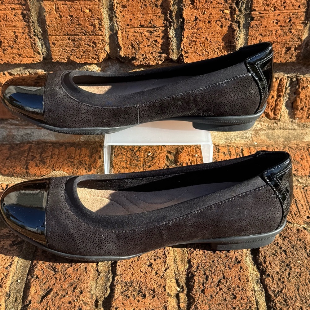 Clarks Artisan Neenah Garden Black Cap Toe Flats Women’s US 7M